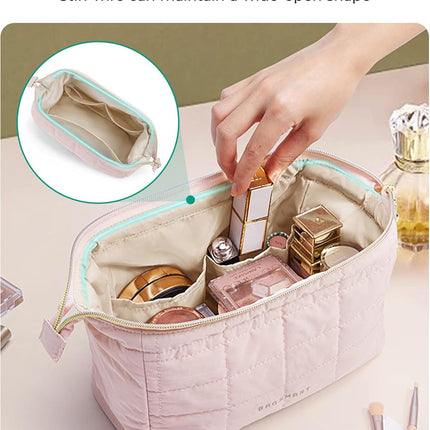 Makeup Bag Travel Toiletry Bag, Puffy Padded Make up Bags for Women Makeup Organizer Case, Wide-Open Pouch Purse Travel Essentials Toiletries Accessories Brushes, Pink