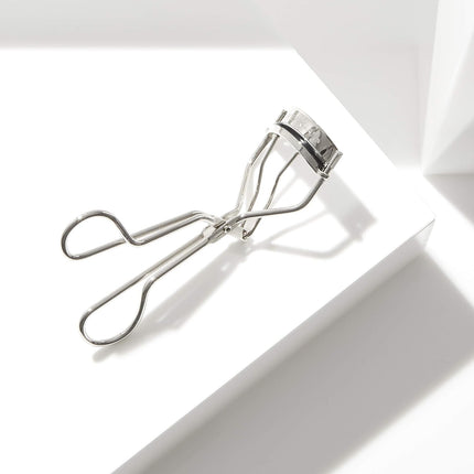 Classic Eyelash Curler for All Eye Shapes with Refill Pads