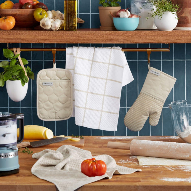 Quilted Cotton Terry Cloth Oven Mitt, Pot Holder, Kitchen Towel 4-Pack Set, Heat Resistant, Silicone Grip, 16"X26", 7"X13" & 7"X10", Milkshake