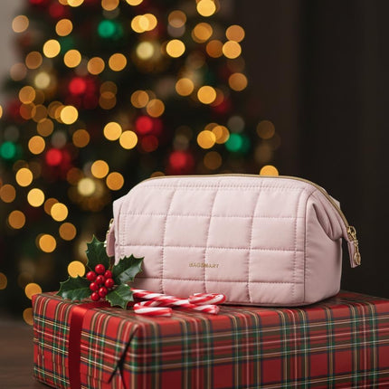 Makeup Bag Travel Toiletry Bag, Puffy Padded Make up Bags for Women Makeup Organizer Case, Wide-Open Pouch Purse Travel Essentials Toiletries Accessories Brushes, Pink